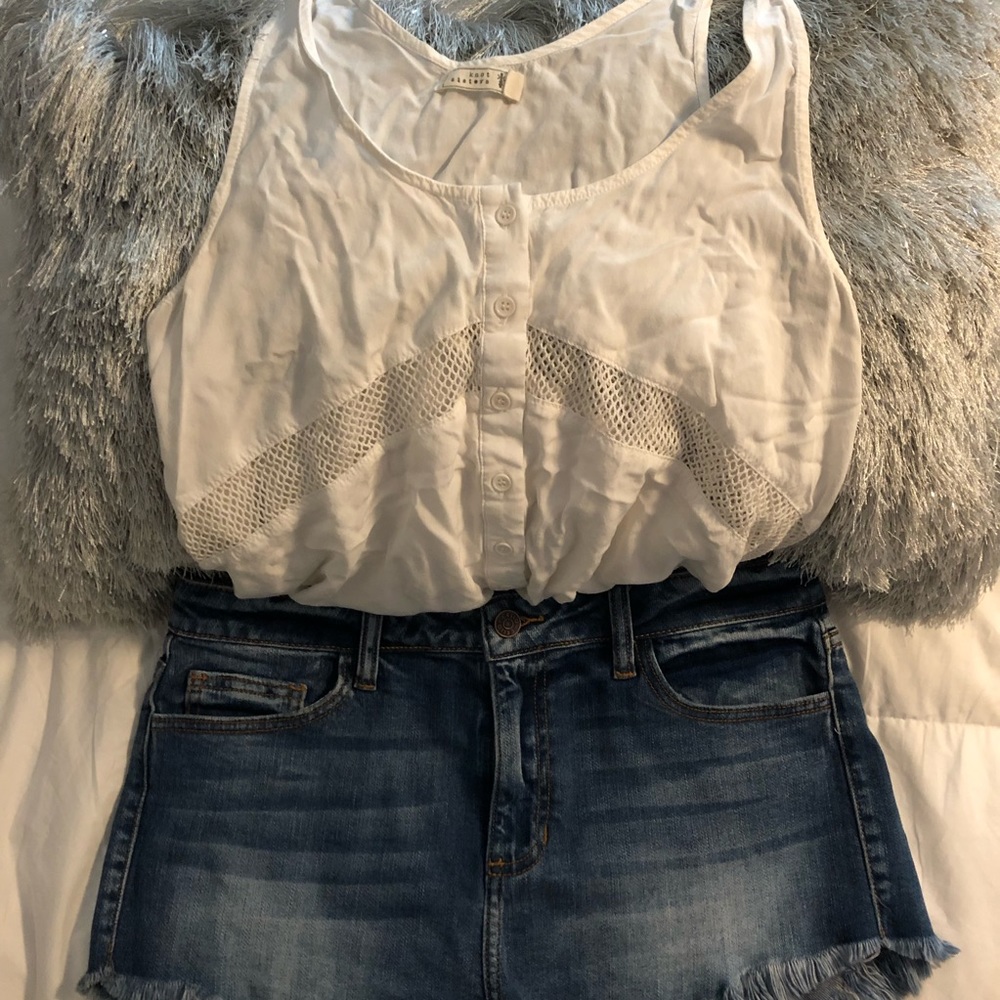 Knot sisters tank